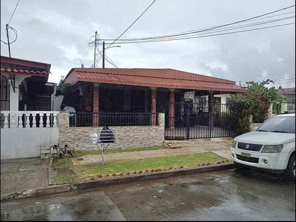 CASA EN VENTA EN DON BOSCO