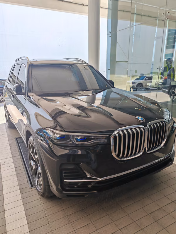 BMW X7 xDrive40i  negro, en excelente estado.