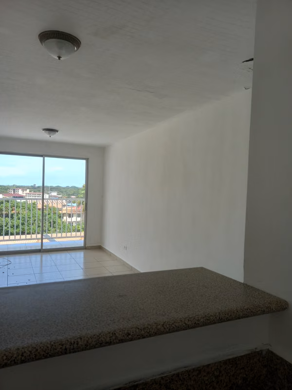 ¡Oportunidad única! Céntrico apartamento en PH Río La Plata – Río Abajo