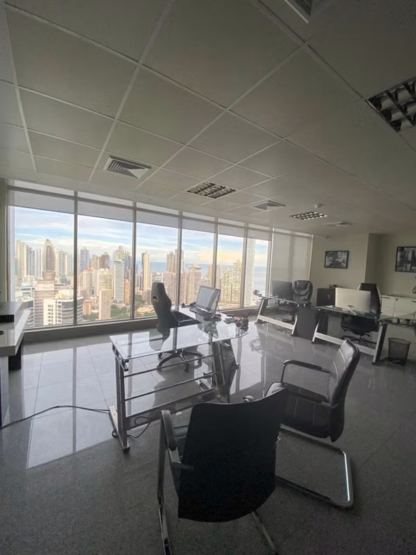 ALQUILO OFICINA PH BICSA FINANCIAL CENTER PISO ALTO  -P