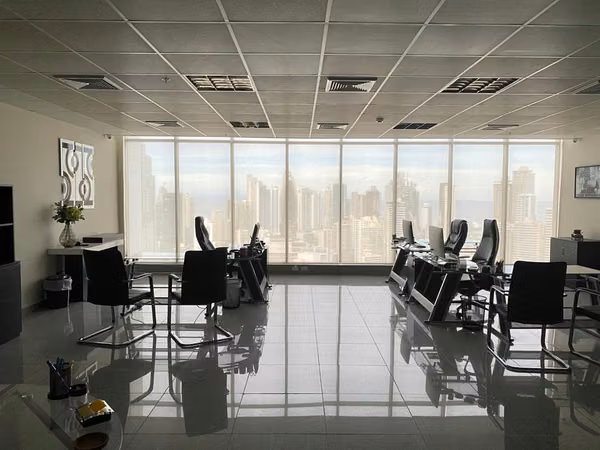 ALQUILO OFICINA PH BICSA FINANCIAL CENTER PISO ALTO  -P