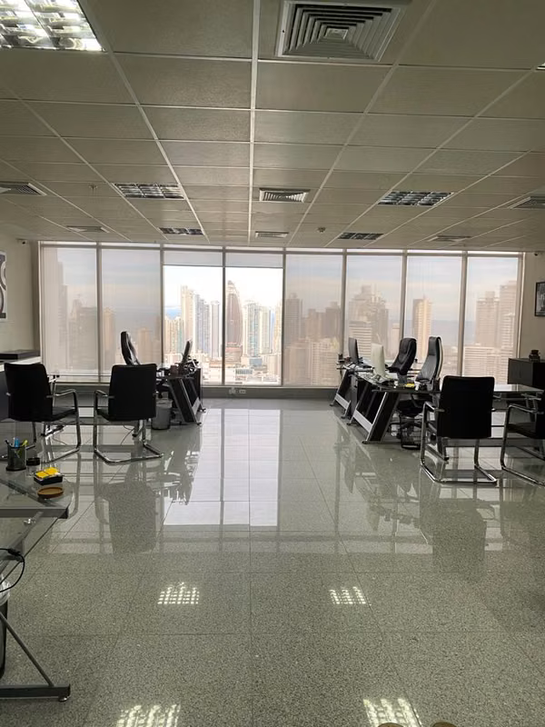 ALQUILO OFICINA PH BICSA FINANCIAL CENTER PISO ALTO  -P
