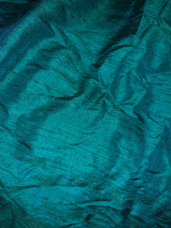 CORTINAS DE SEDA ITALIANA. COLOR VERDE ESMERALDA.