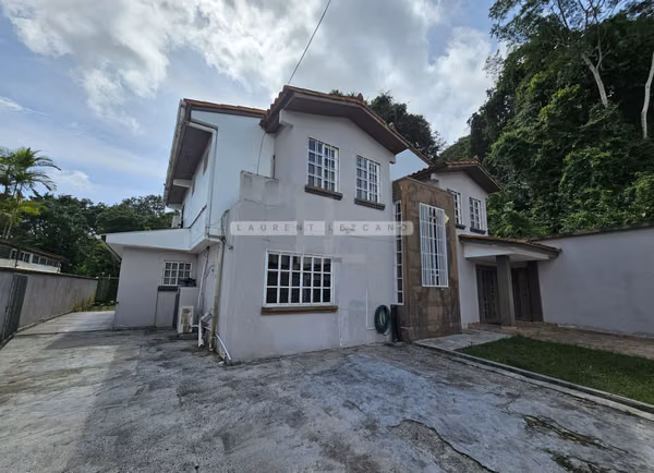 Vendo Casa Unifamiliar de 2 niveles en Green Valley - Albrook. Haga una oferta