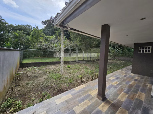Vendo Casa Unifamiliar de 2 niveles en Green Valley - Albrook. Haga una oferta