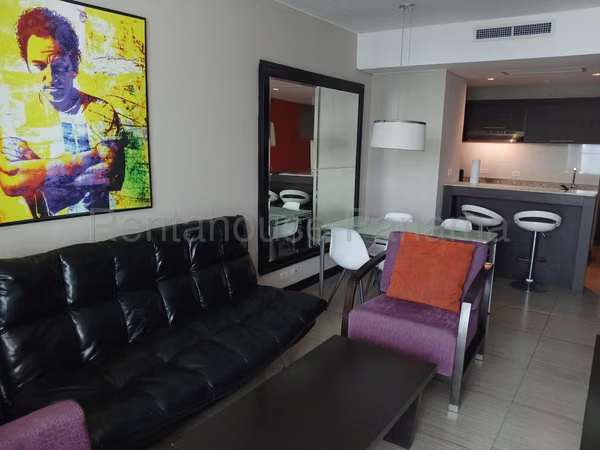 Alquiler de Apartamento Amoblado en Avenida Balboa Ph Megapolis EC