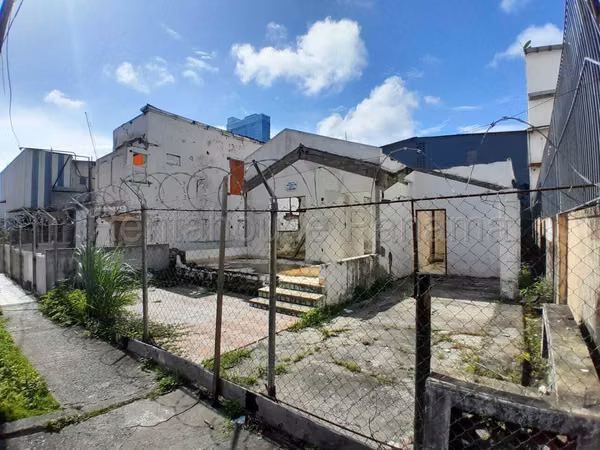 Venta de Casa Comercial en Calidonia KC
