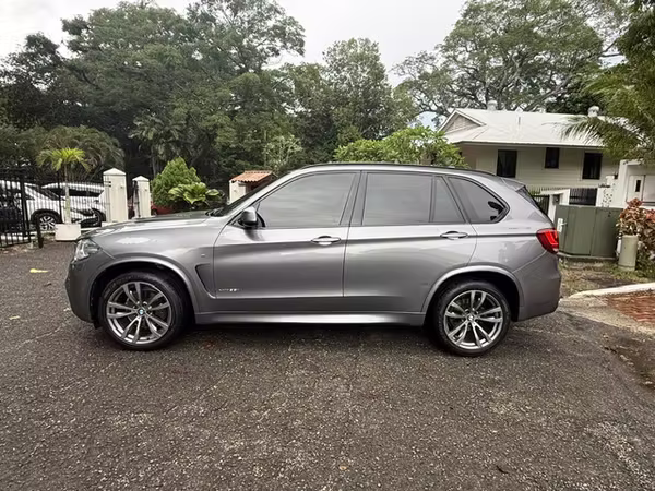 Vendo BMW X5 Paquete M Xdrive 3.5 i