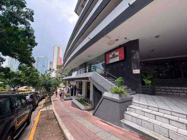 Mezanine  SE ALQUILA LOCAL COMERCIAL PAITILLA – 365 m²