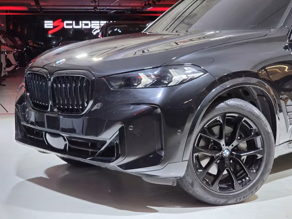 BMW X5 xDrive40i 2025