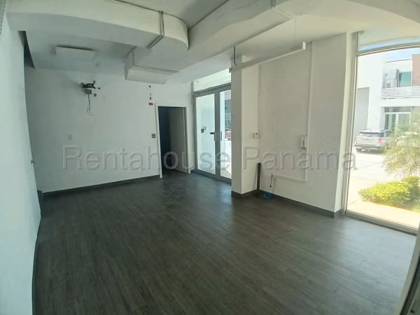 Warehouse Rental in Tocumen, Ofibodegas Panama (Direct Customer Only)