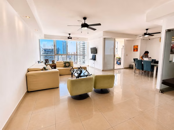 Venta de amplio y cómodo apartamento en Harmony – San Francisco