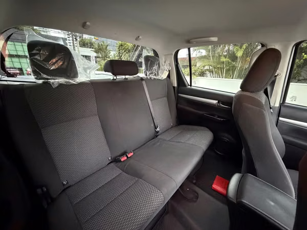 Pickup Toyota Hilux 2023 Manual 4X4 ¡Solo 35mil km!