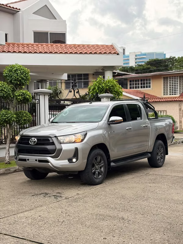 Pickup Toyota Hilux 2023 Manual 4X4 ¡Solo 35mil km!