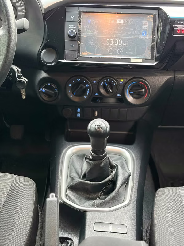 Pickup Toyota Hilux 2023 Manual 4X4 ¡Solo 35mil km!