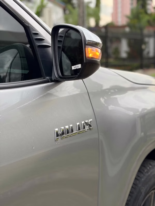Pickup Toyota Hilux 2023 Manual 4X4 ¡Solo 35mil km!