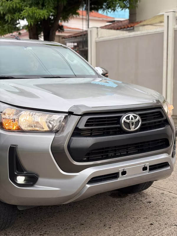 Pickup Toyota Hilux 2023 Manual 4X4 ¡Solo 35mil km!