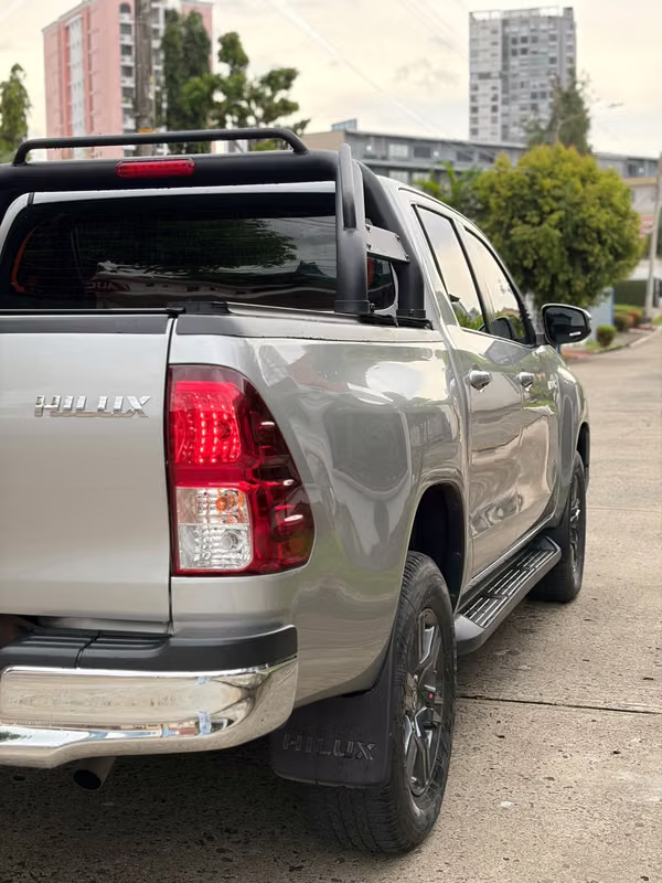 Pickup Toyota Hilux 2023 Manual 4X4 ¡Solo 35mil km!