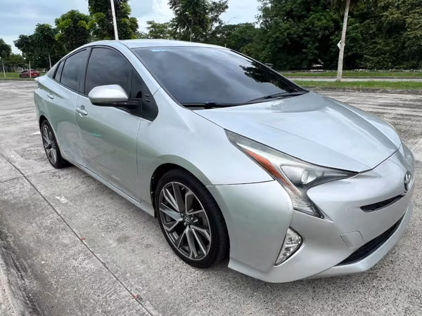 Prius Híbrido, súper económico/ahorrador de combustible