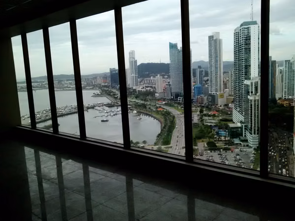 Alquiler Oficina en PH Bisca Financial Center Av. Balboa