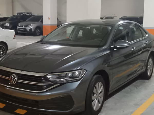 VENDO VOLKSWAGEN JETTA 2024