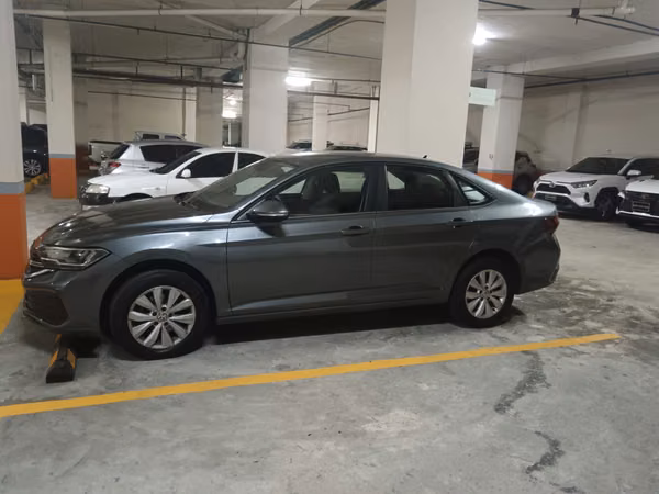 VENDO VOLKSWAGEN JETTA 2024