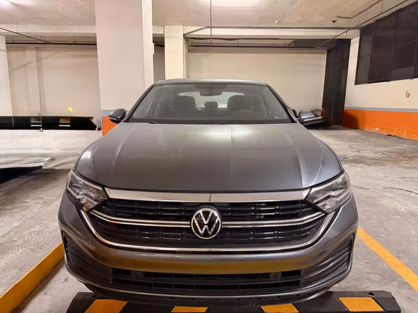 VENDO VOLKSWAGEN JETTA 2024