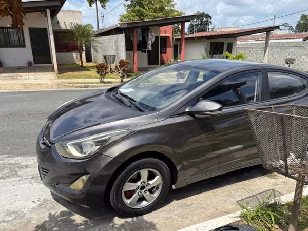 Vendo auto Hyundai elantra 2015