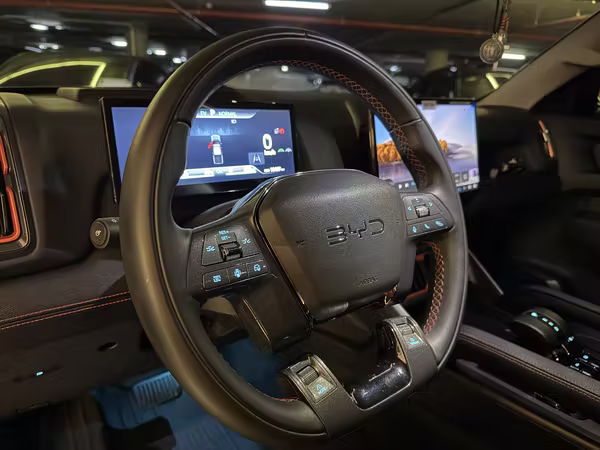BYD SHARK 2025
