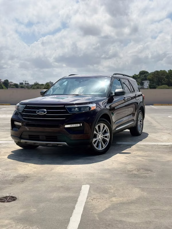 FORD EXPLORER XLT 2022