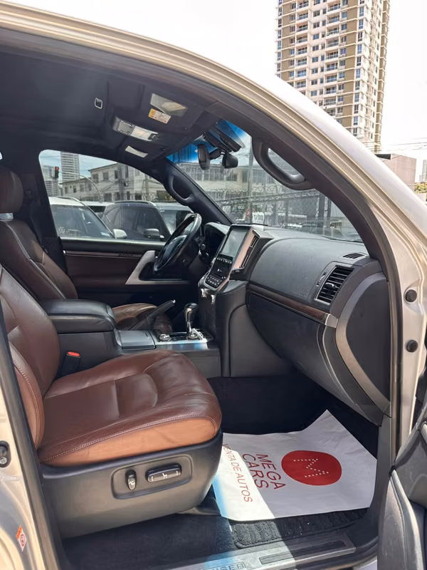 Toyota Land Cruiser 4x4 FULL EXTRAS