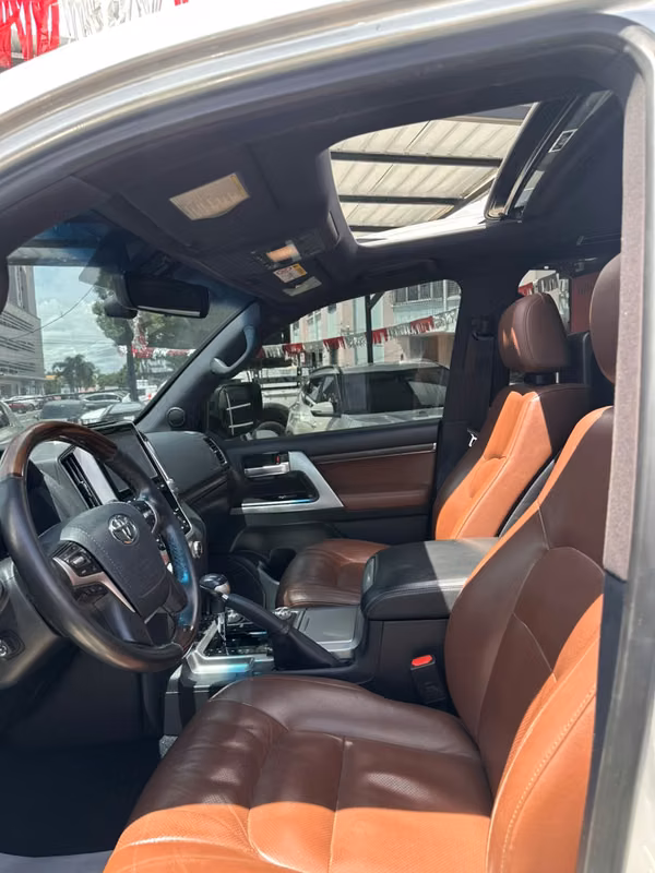Toyota Land Cruiser 4x4 FULL EXTRAS