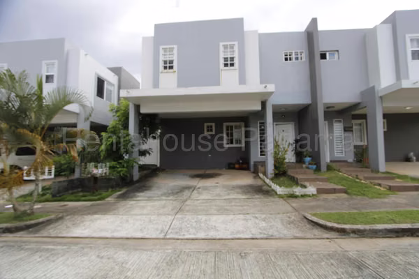 VENDO precio de Oportunidad Casa en Ph Augusta. 157m2
