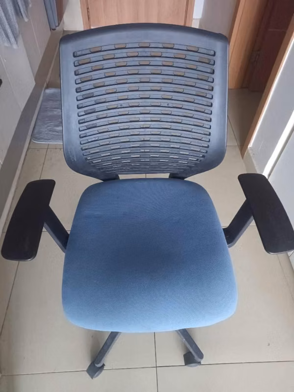 Silla de escritorio regulable en altura