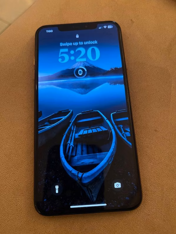 iPhone XS Max 64GB Gold - Excellent Condition