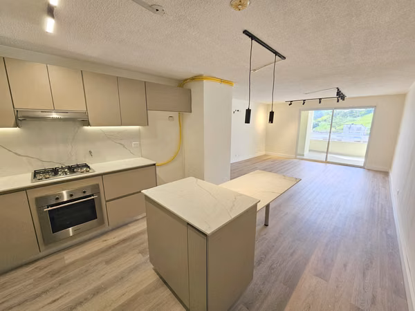 Venta de Apartamento Remodelado en Altamira Gardens. Precio Negociable