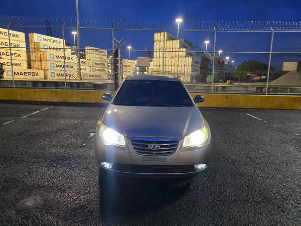 Vendo Hyundai Elantra 2011 (negociable)