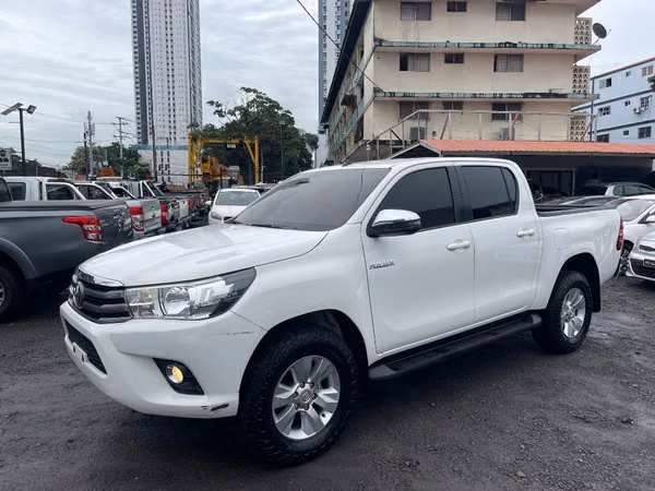 TOYOTA HILUX 2018 MANUAL 4X4