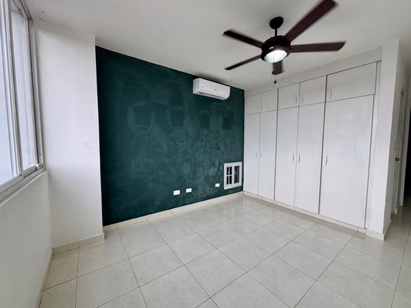 Venta Apto. PH. Colonial Betania (negociable)