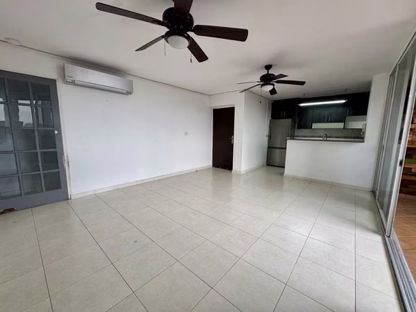 Venta Apto. PH. Colonial Betania (negociable)