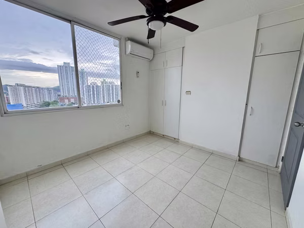 Venta Apto. PH. Colonial Betania (negociable)