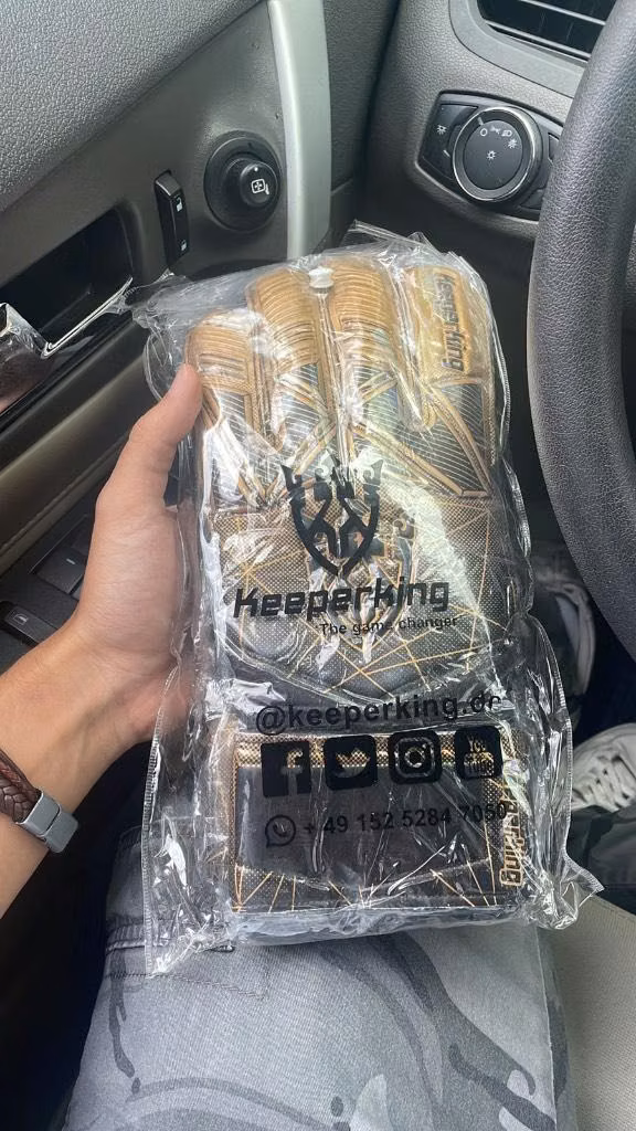 Guantes de portero marca alemana Keeperking