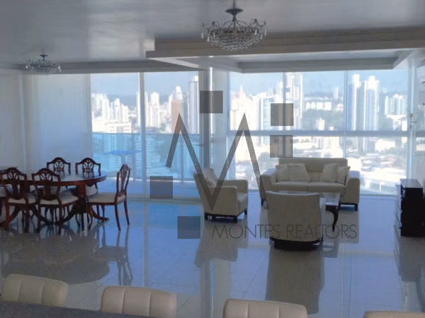 SAN FRANCISCO - APARTAMENTO de 184 M² - 3 RECÁMARAS - BALCÓN