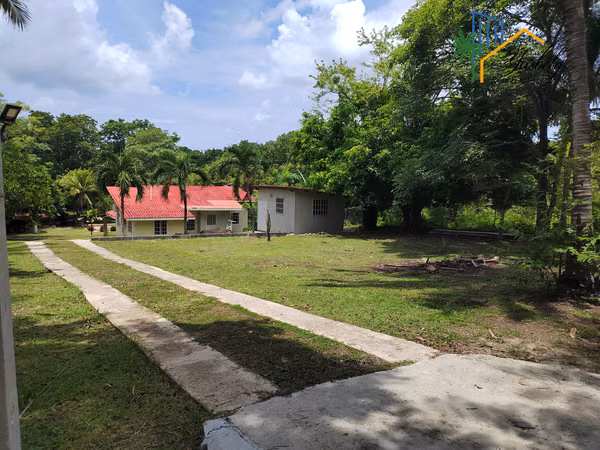 Hermosa Finca / Casa de Campo con Piscina y 7,200 m² en Chame