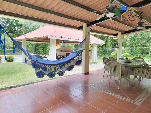 Hermosa Finca / Casa de Campo con Piscina y 7,200 m² en Chame