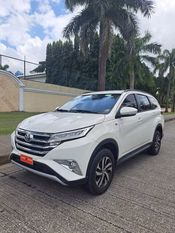 TOYOTA RUSH AÑO 2023