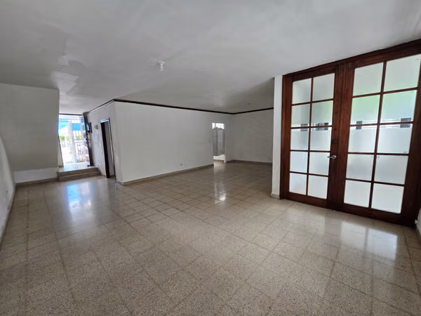 ALQUILER CASA PARA USO COMERCIAL, COCO DEL MAR, VIA PRINCIPAL