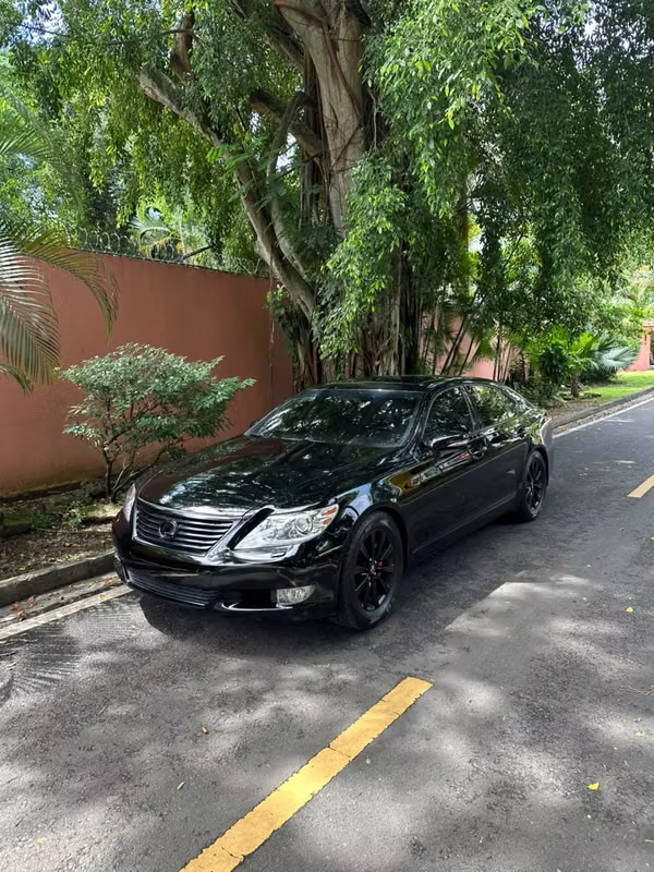 LEXUS LS $9.900