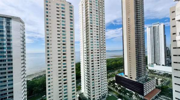 ALQUILER DE AMPLIO APARTAMENTO EN COSTA DEL ESTE | 2 RECÁMARAS | LÍNEA BLANCA | VISTA AL MAR
