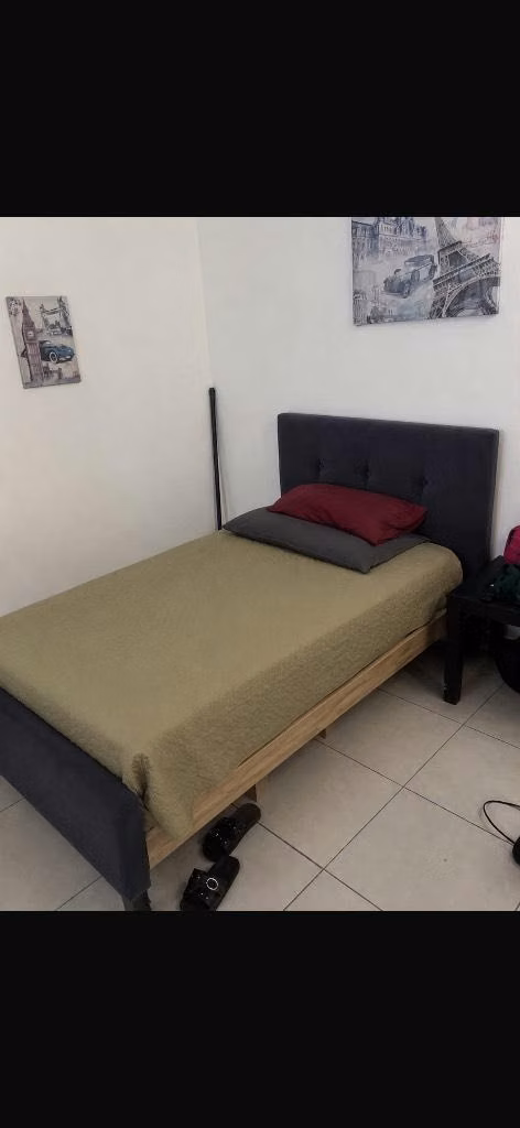 Cama con colchón